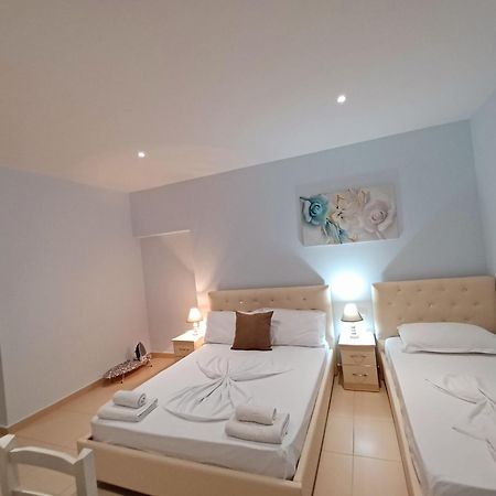 Arileo Hotell Himare Exteriör bild