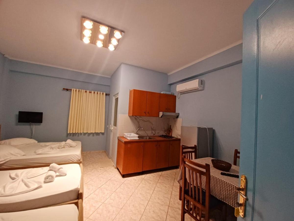 Arileo Hotell Himare Exteriör bild