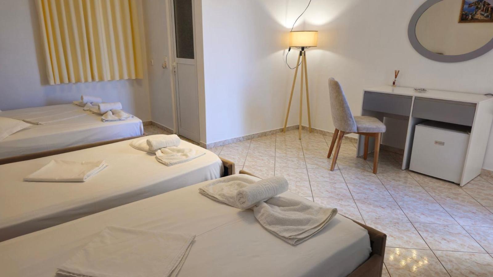 Arileo Hotell Himare Rum bild