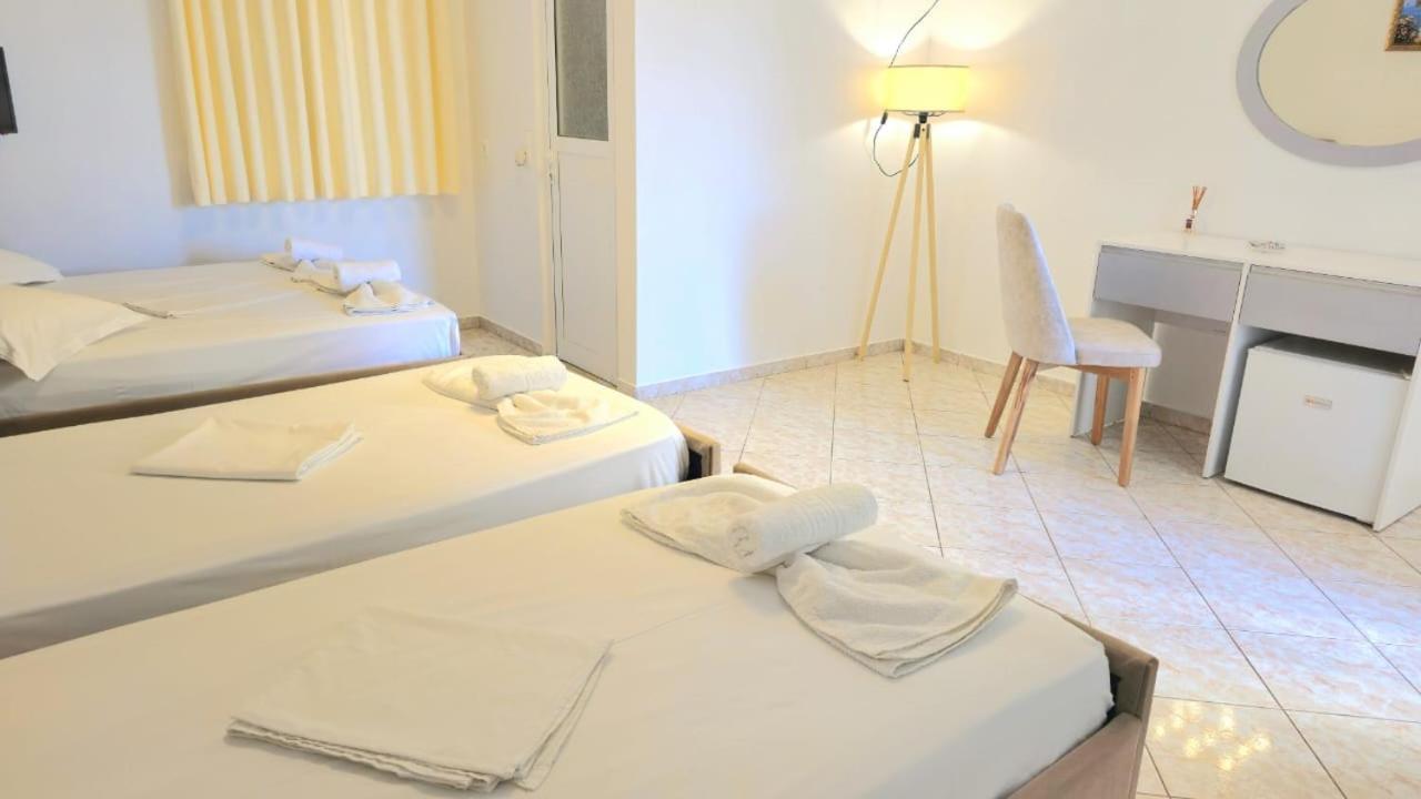 Arileo Hotell Himare Exteriör bild