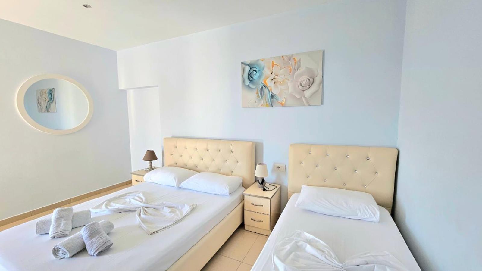 Arileo Hotell Himare Exteriör bild